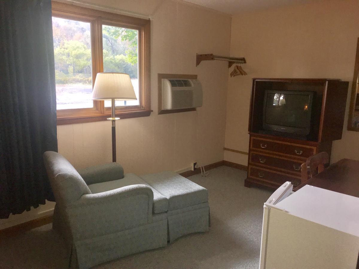 Economy Inn Alfred 外观 照片